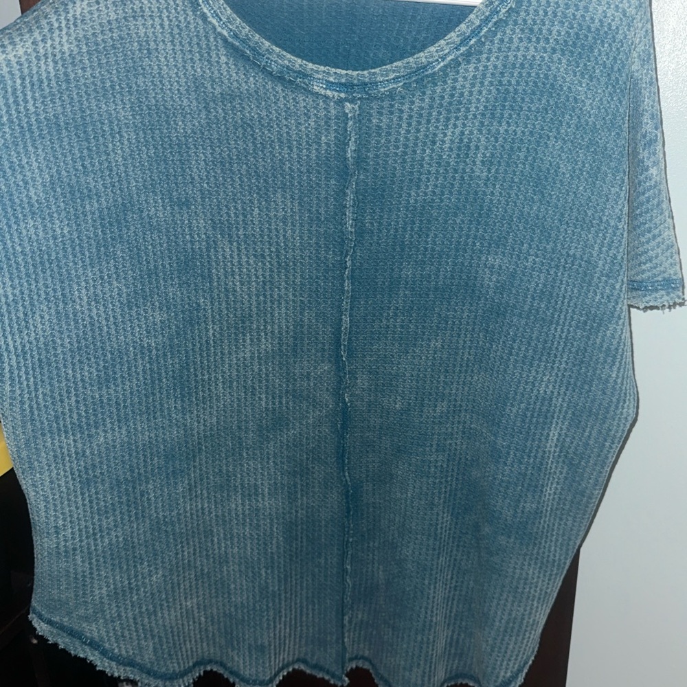 Zenana Outfitters Textured Short Sleeve Top in Blue